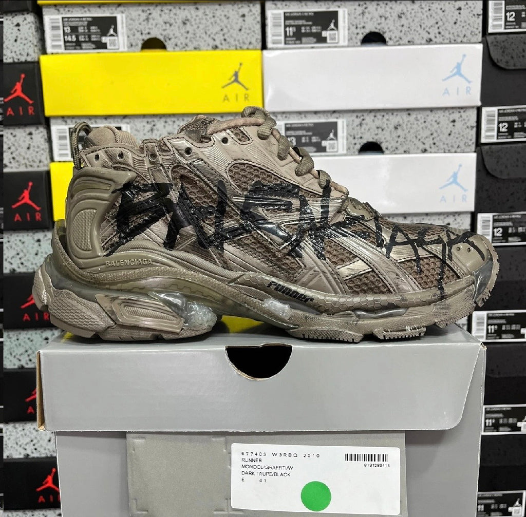 Balenciaga runner